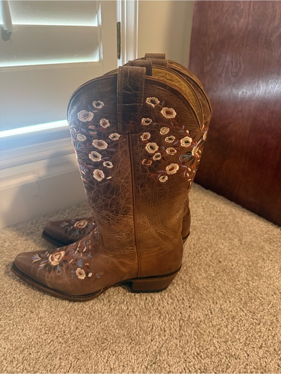 Shyanne Shoes - Shyanne Brown Embroidered Floral Western Heeled Boots